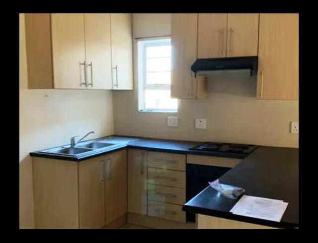 2 BEDROOM TOWNHOUSE RENTED IN SOUTH END